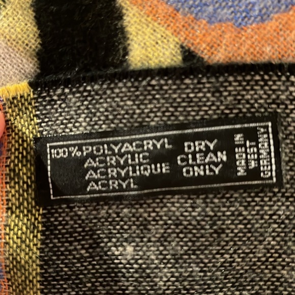 NWOT!  Neiman Marcus Zebra/Geometric Print Scarf - Picture 5 of 5